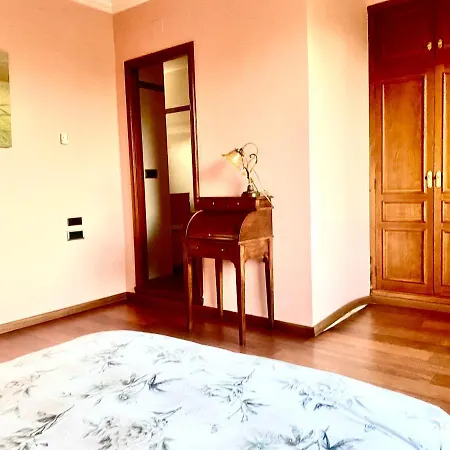 Boutique Con Chimenea Y Indoor Pool خيرونا