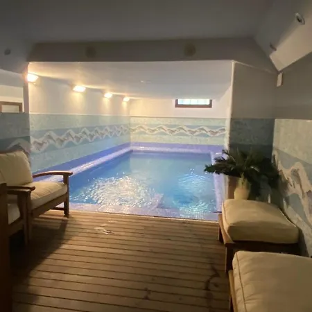 Boutique Con Chimenea Y Indoor Pool Villa
